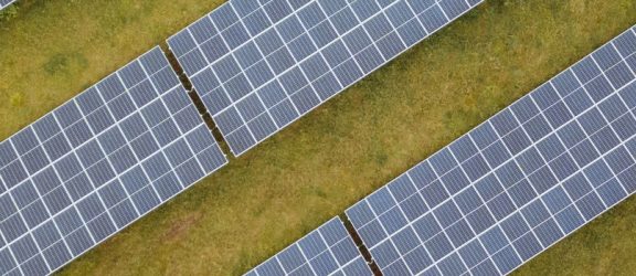 Sie planen eine kommerzielle PV-Installation auf der Freifläche? 
